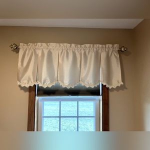 Curtain- Valance
